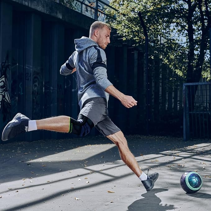 Bauerfeind Sports Knee Support - Image 9